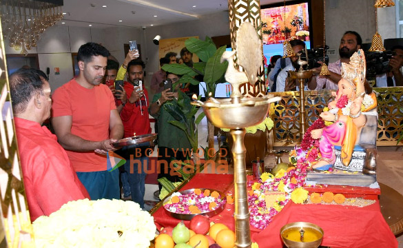 photos varun dhawan snapped at t series office for ganpati darshan 4