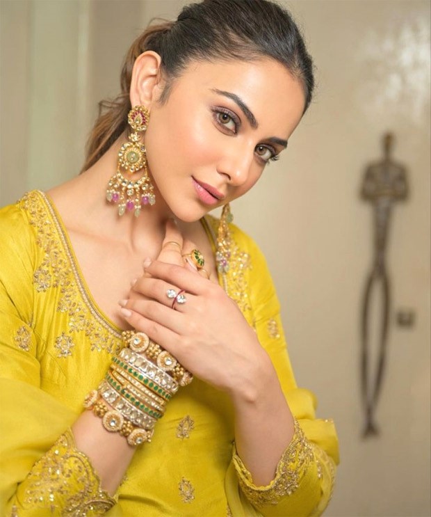 Rakul Preet Singh is a regal picture of festive grace in yellow gharara set Rakul Preet Singh is a regal picture of festive grace in yellow gharara set
