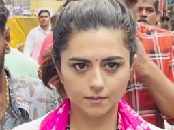 Ridhi Dogra starts her birthday by visiting LalBaug cha Raja