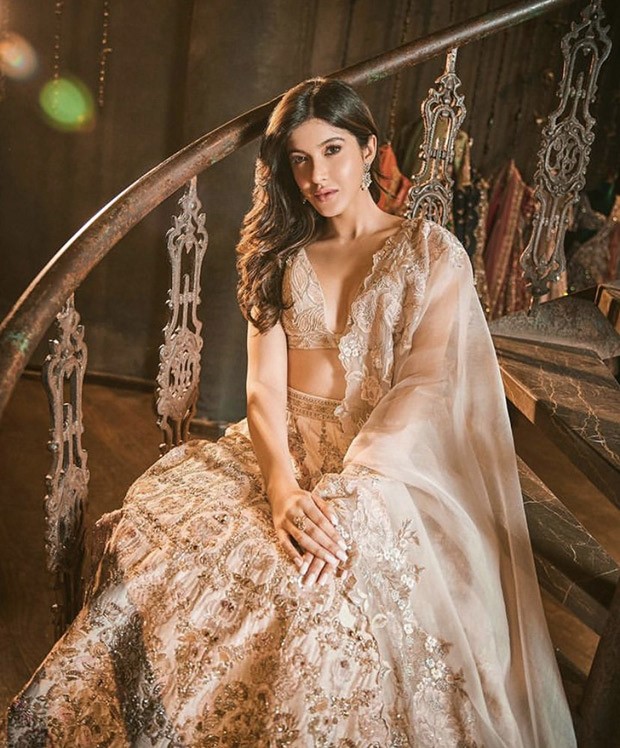 Shanaya Kapoor in an enthralling blush pink lehenga by Shyamal & Bhumika is a treat for sore eyes