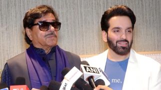 Shatrughan Sinha, Luv Sinha and Utkarsh Sharma attend Art Event Varuna