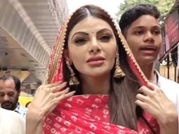Sherlyn Chopra dresses traditional as she visits Lalbaug cha Raja