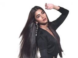 She’s so pretty! Pooja Hegde looks like a ball of sunshine