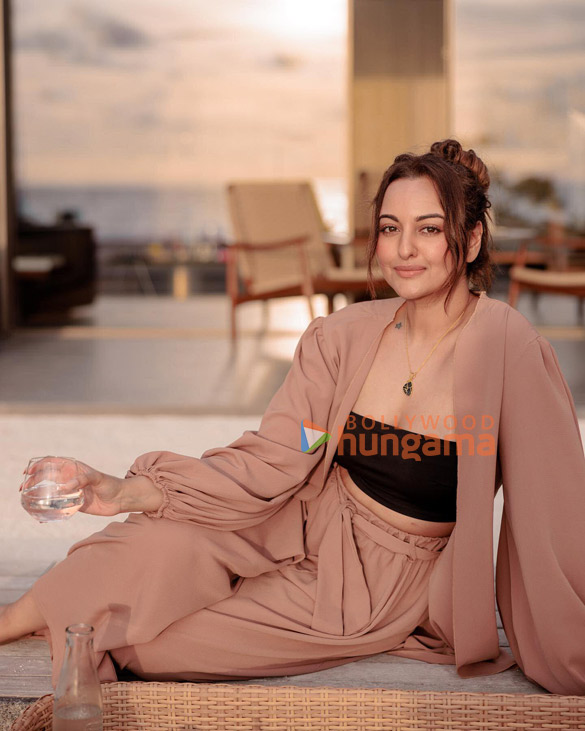 sonakshi sinha 1 187