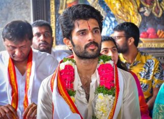 Vijay Deverakonda celebrates the success of Kushi by visiting Yadadri temple with his family