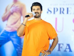 Vijay Deverakonda spreads ‘Kushi’ as he presents cheques worth Rs. 1 lakh to 100 lucky families