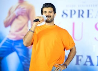 Vijay Deverakonda spreads ‘Kushi’ as he presents cheques worth Rs. 1 lakh to 100 lucky families