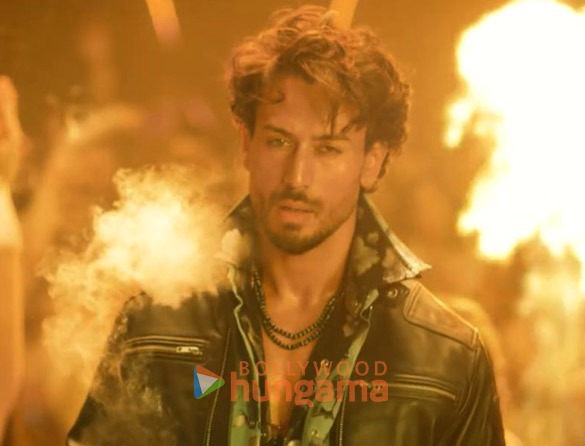 ganapath a hero is born 4