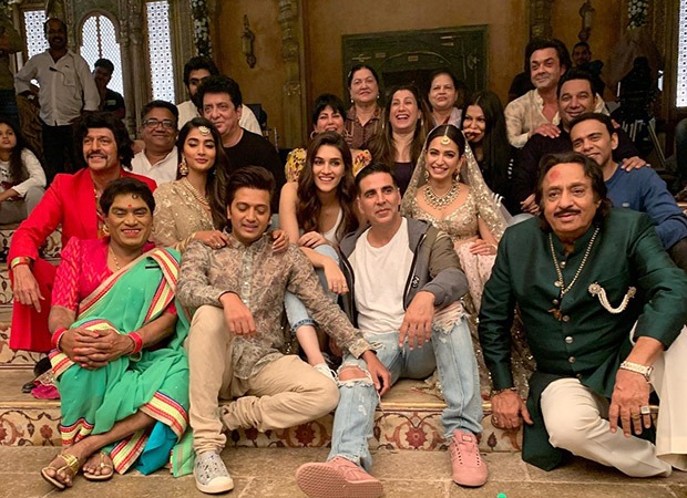 4 Years of Housefull 4: Kriti Kharbanda shares unseen BTS pics; calls the Akshay Kumar starrer "an opportunity like no other"