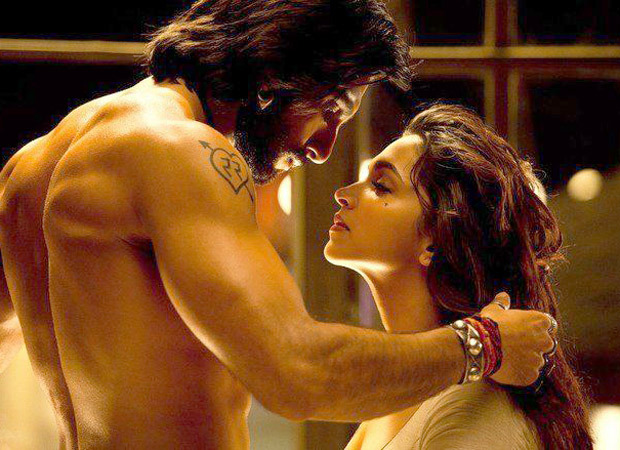 Koffee With Karan 8: Deepika Padukone and Ranveer Singh kept on kissing in sensuous Ram Leela scene even as a brick came through the window: "We didn’t break liplock" Koffee With Karan 8: Deepika Padukone and Ranveer Singh kept on kissing in sensuous Ram Leela scene even as a brick came through the window: "We didn’t break liplock"