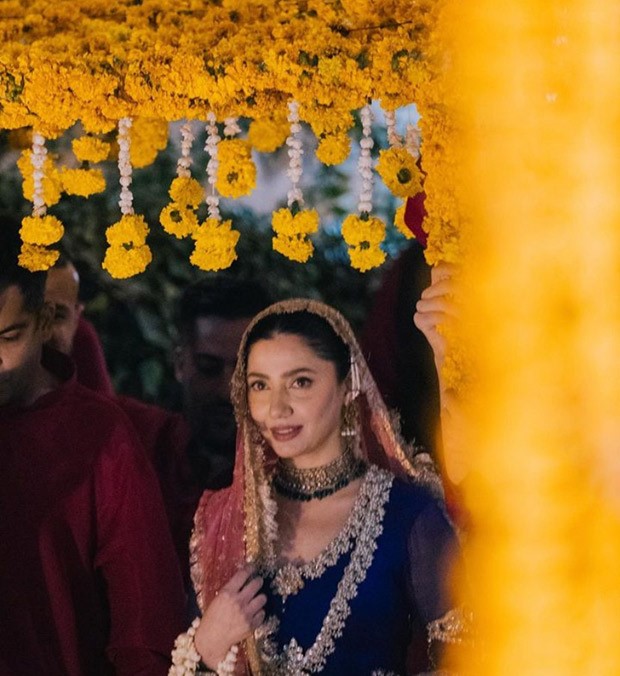 Mahira Khan maintains her stylish bridal charm, donning a majestic purple embellished Anarkali ensemble for her Mehendi celebration