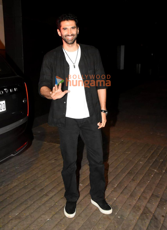 Photos: Aditya Roy Kapur snapped in Bandra