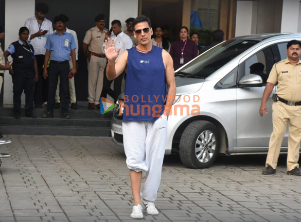 photos akshay kumar snapped at kalina airport 2 4