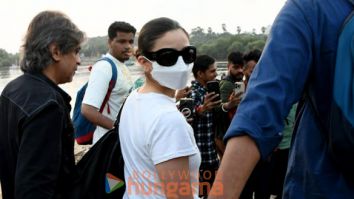 Photos: Alia Bhatt and Kapil Sharma snapped at Versova jetty