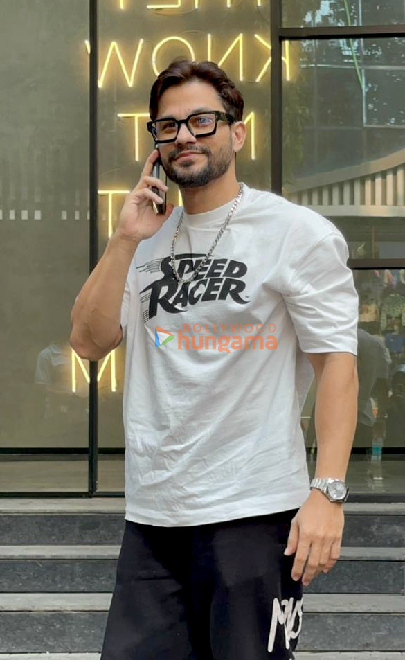 photos ananya panday and kunal kemmu snapped at the excel entertainment office 1212 2