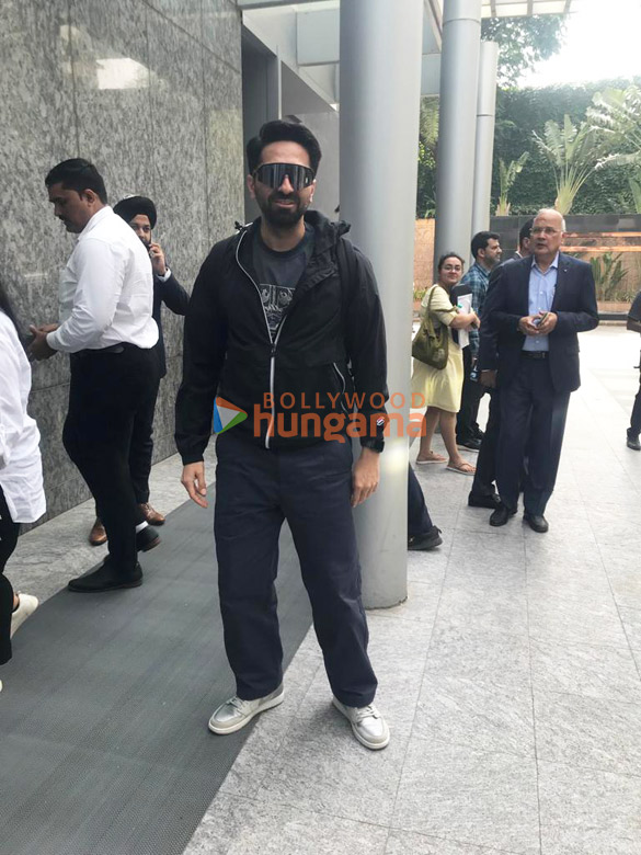 photos ayushmann khurrana snapped in worli 2