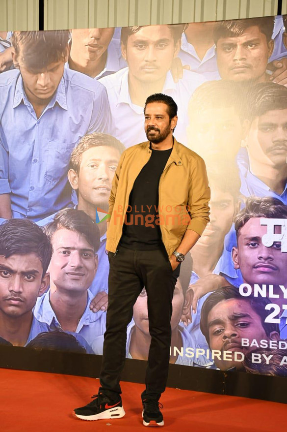 photos celebs grace the premiere of 12th fail 17