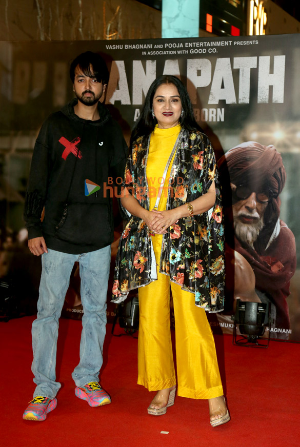 photos celebs grace the premiere of ganapath a hero is born 19