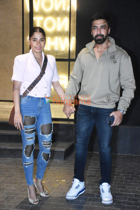 photos celebs grace the special screening of ut 69 12