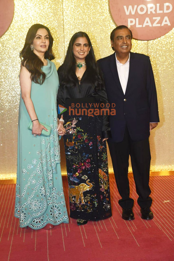 photos deepika padukone riteish deshmukh and others snapped at jio world plaza launch 11224 1