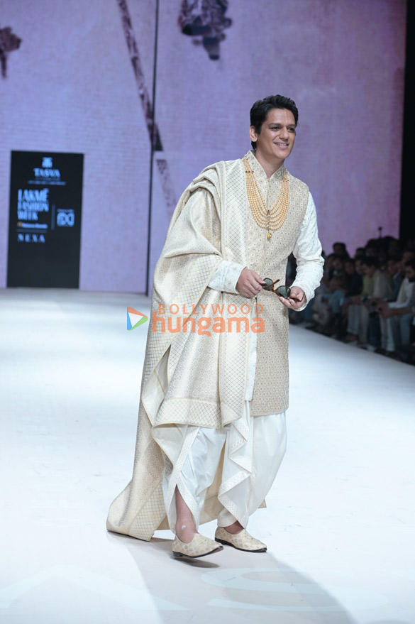 photos disha patani harnaaz sandhu and others snapped at the lakme fashion week 2023 1122 3