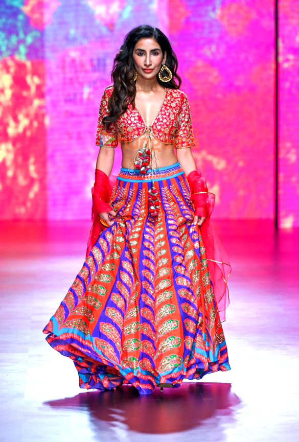 photos disha patani harnaaz sandhu and others snapped at the lakme fashion week 2023 3