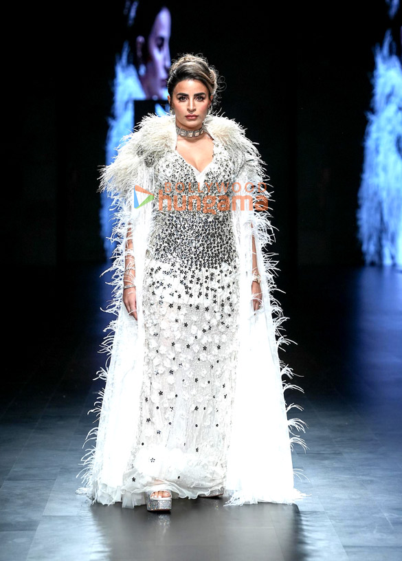 photos disha patani harnaaz sandhu and others snapped at the lakme fashion week 2023 5