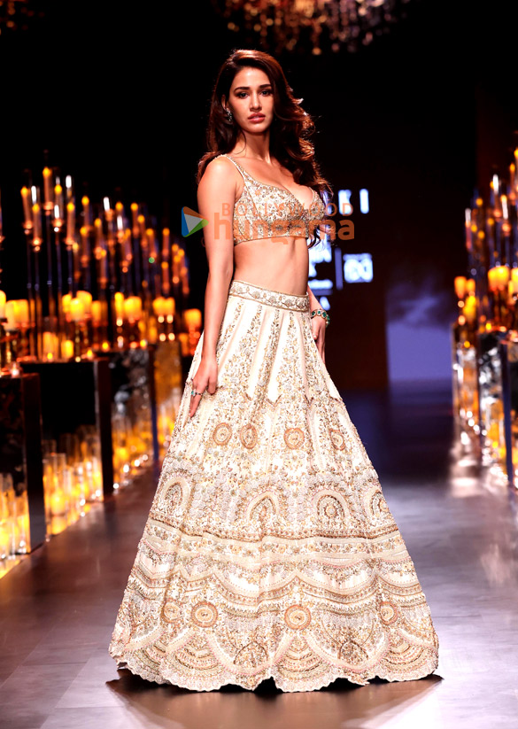 photos disha patani harnaaz sandhu and others snapped at the lakme fashion week 2023 9
