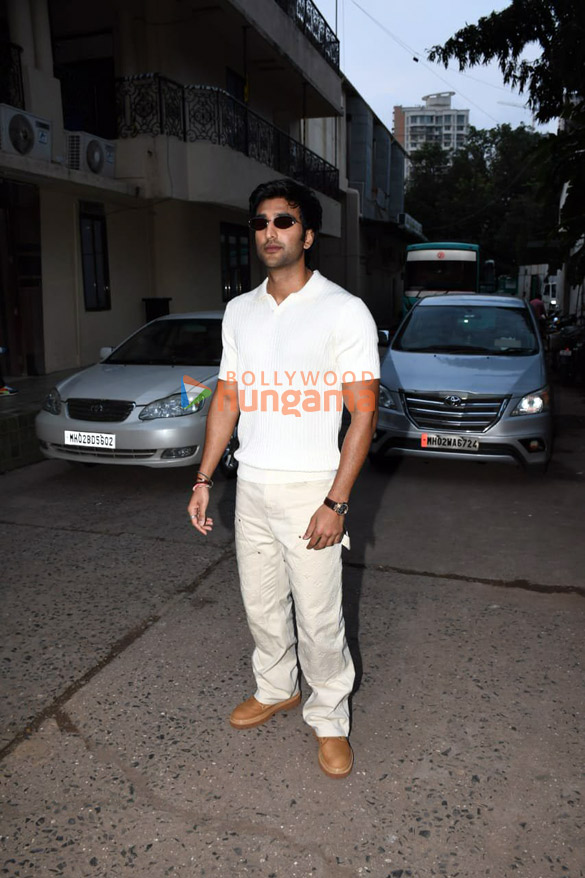 photos divya khosla kumar meezaan jafri and pearl v puri snapped promoting yaariyan 2 3