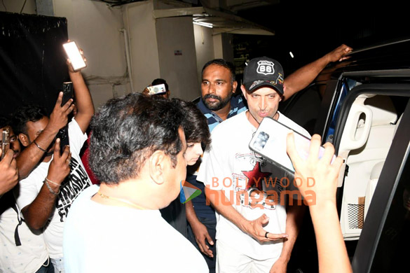 photos hrithik roshan snapped at pvr juhu 2