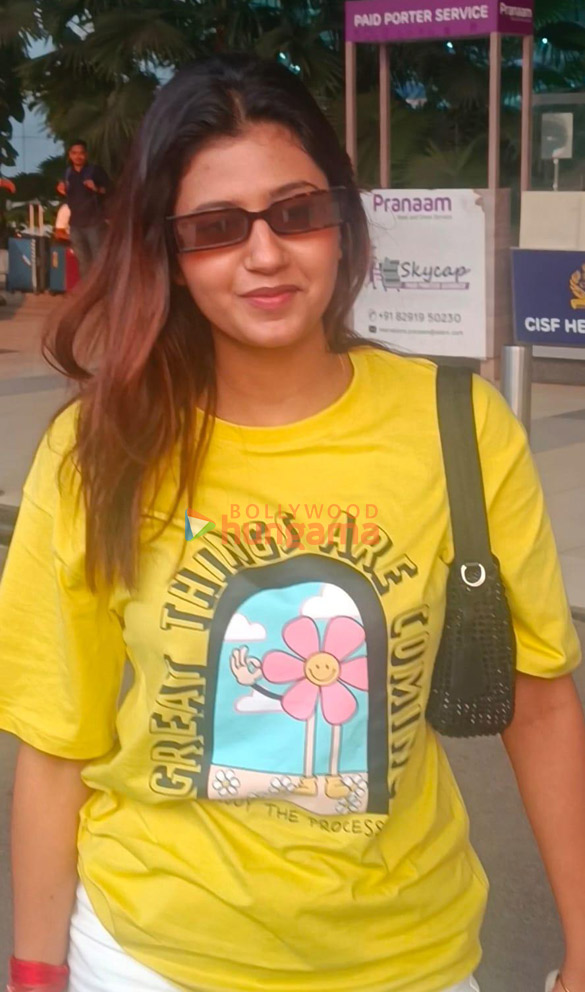 photos janhvi kapoor rakul preet singh anjali arora and vidya balan snapped at the airport 1