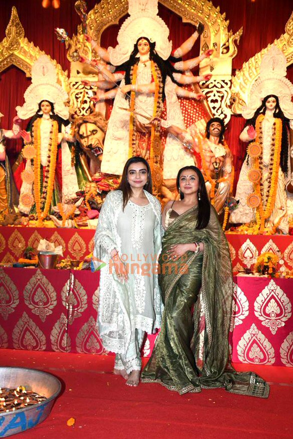 photos kajol jaya bachchan tanishaa mukerji and others at durga puja celebrations 15