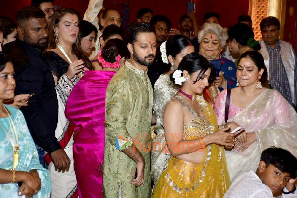 photos kajol rani mukerji tanishaa mukerji and others at durga puja celebrations in juhu 5