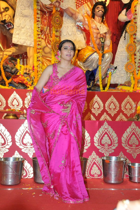 Photos Kajol, Rani Mukerji, Tanishaa Mukerji And Others At Durga Puja ...