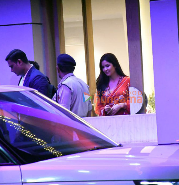 photos kartik aaryan shilpa shetty katrina kaif kriti sanon and janhvi kapoor snapped at kalina airport 3
