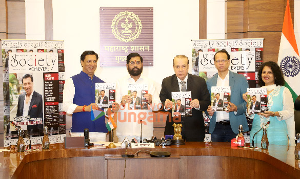 Photos: Madhur Bhandarkar along with Honorable Maharashtra CM Eknath Shinde and others unveil the latest cover of Society Achievers Magazine Photos: Madhur Bhandarkar along with Honorable Maharashtra CM Eknath Shinde and others unveil the latest cover of Society Achievers Magazine