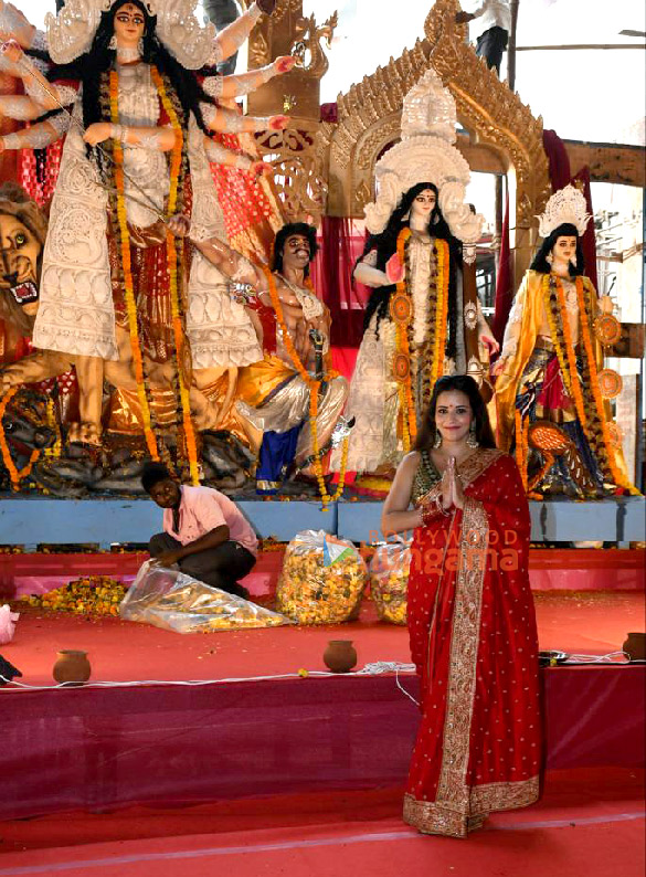 photos monalisa and ashoke pandit snapped at a durga puja pandal 3