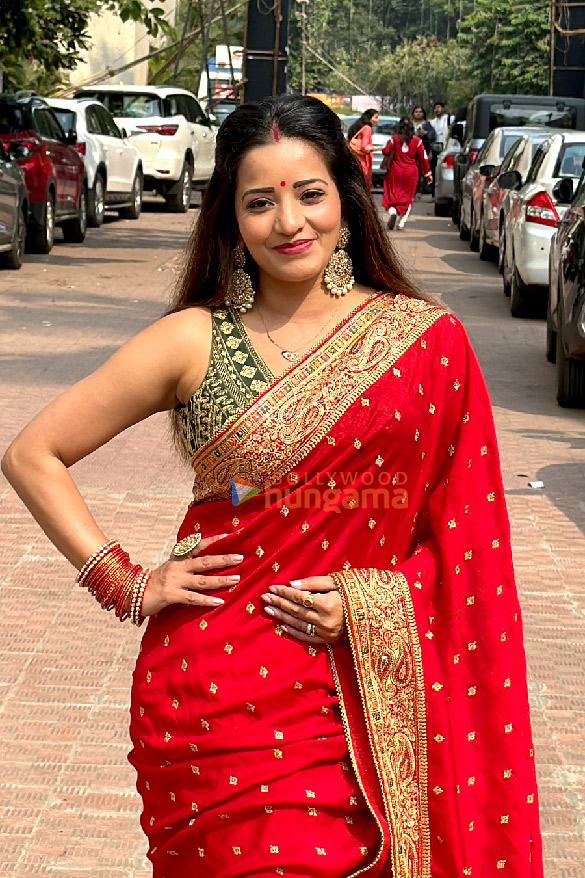 photos monalisa and ashoke pandit snapped at a durga puja pandal 4
