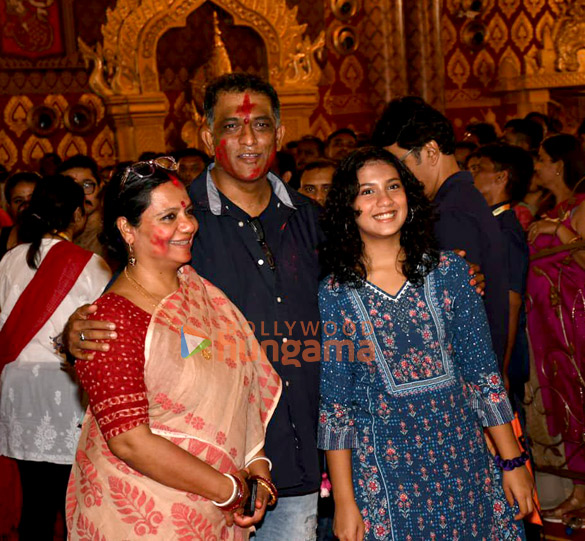 photos monalisa and ashoke pandit snapped at a durga puja pandal 5 6