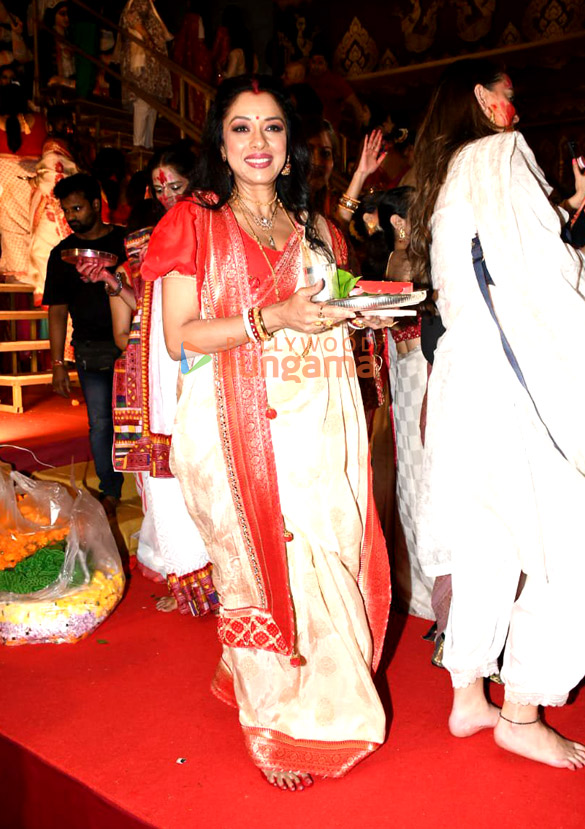 photos monalisa and ashoke pandit snapped at a durga puja pandal 5 7