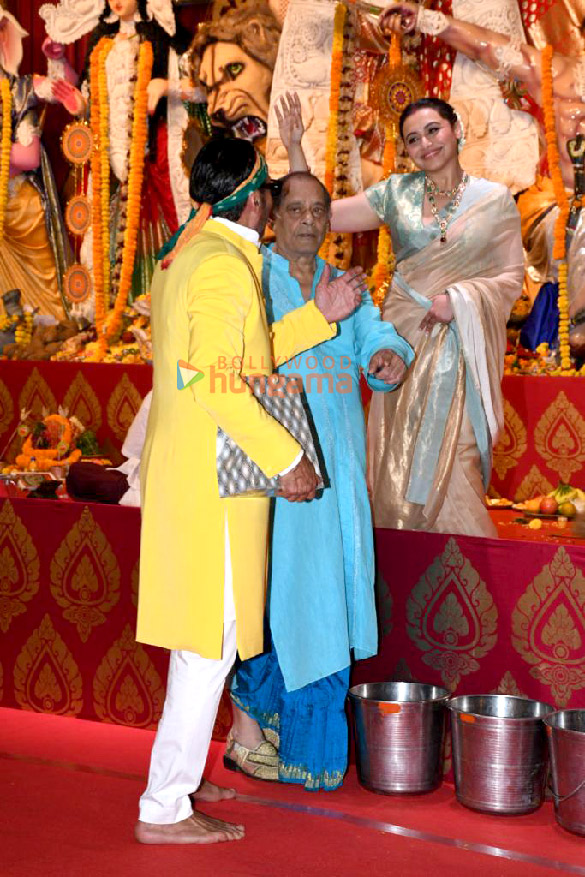 photos rani mukerji kajol and others snapped at a durga puja pandal more 4