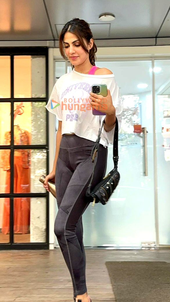 photos rhea chakraborty spotted outside the gym 2 2
