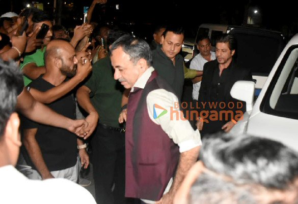 Photos: Shah Rukh Khan, Deepika Padukone, Karan Johar and others snapped at Los Cavos in Khar Photos: Shah Rukh Khan, Deepika Padukone, Karan Johar and others snapped at Los Cavos in Khar