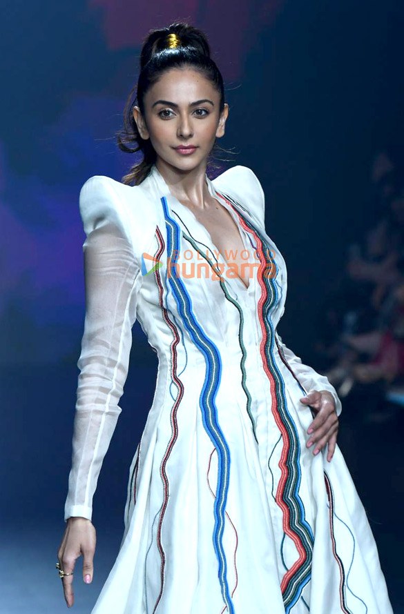 photos sonam kapoor ahuja mahima makwana and others walk the ramp at the bombay times fashion week 20233 1