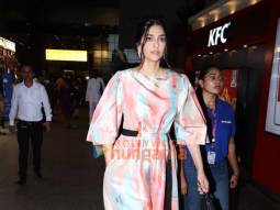 Photos: Sonam Kapoor Ahuja snapped at the airport