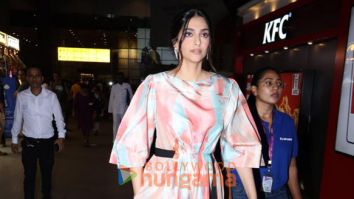 Photos: Sonam Kapoor Ahuja snapped at the airport