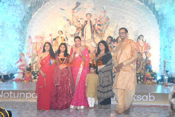 photos sushmita sen snapped at dev pandal 3