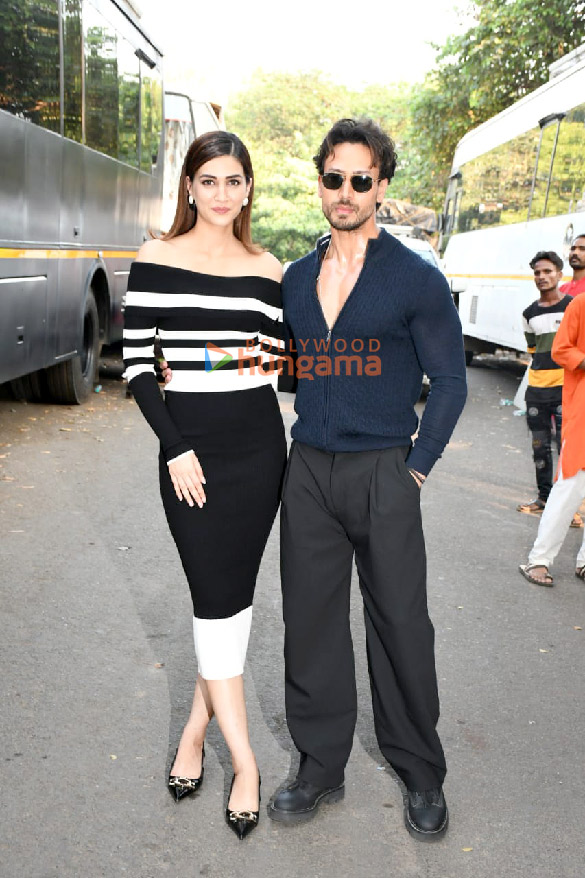 photos tiger shroff and kriti sanon snapped promoting ganapath a hero is born on the sets of bigg boss 17 6