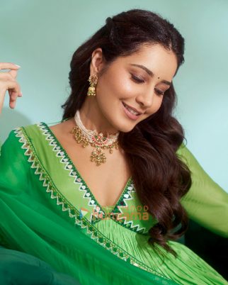 Celeb Photos Of Raashii Khanna