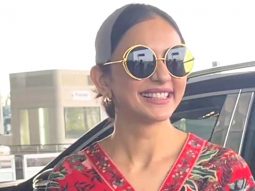 Rakul Preet Singh’s red kaftaan & sunglasses are the vibe!